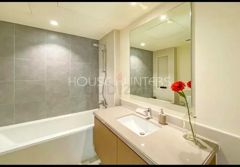Direct from owner- 2 bed Corner Unit (NO AGENT COMMISSION)63161534075395114