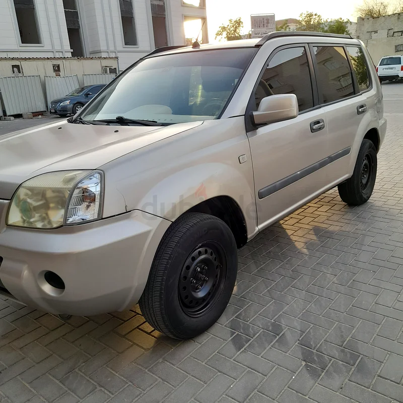 نissan x-trail موديل 2012 سيارة دفع رباعي بمحرك 137160 كم، تسجيل المركبة حتى يونيو 202663166627916161113