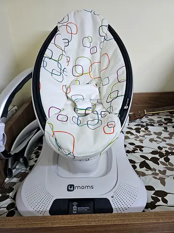 Smart Baby Rocker - 4moms mamaRoo!