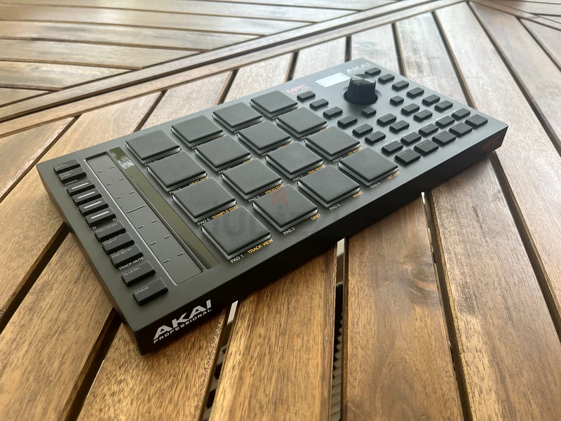 AKAI MPC Studio 2 - جيد كأنه جديد!63173517373314111