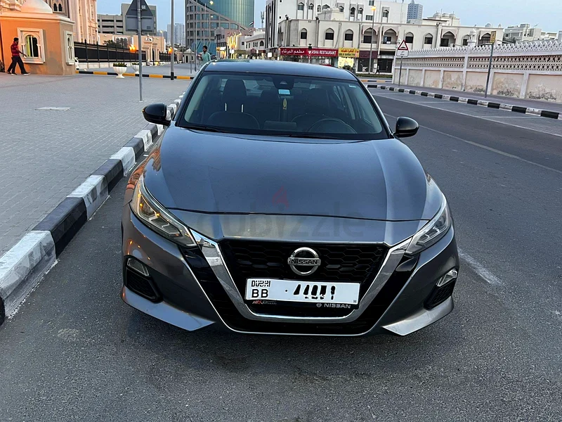 Nissan Altima SR - 2022632326209425931126