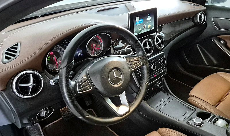 BEST!!! HIGH OPTION GLA 250 4MATIC GCC!!!63146744728707111
