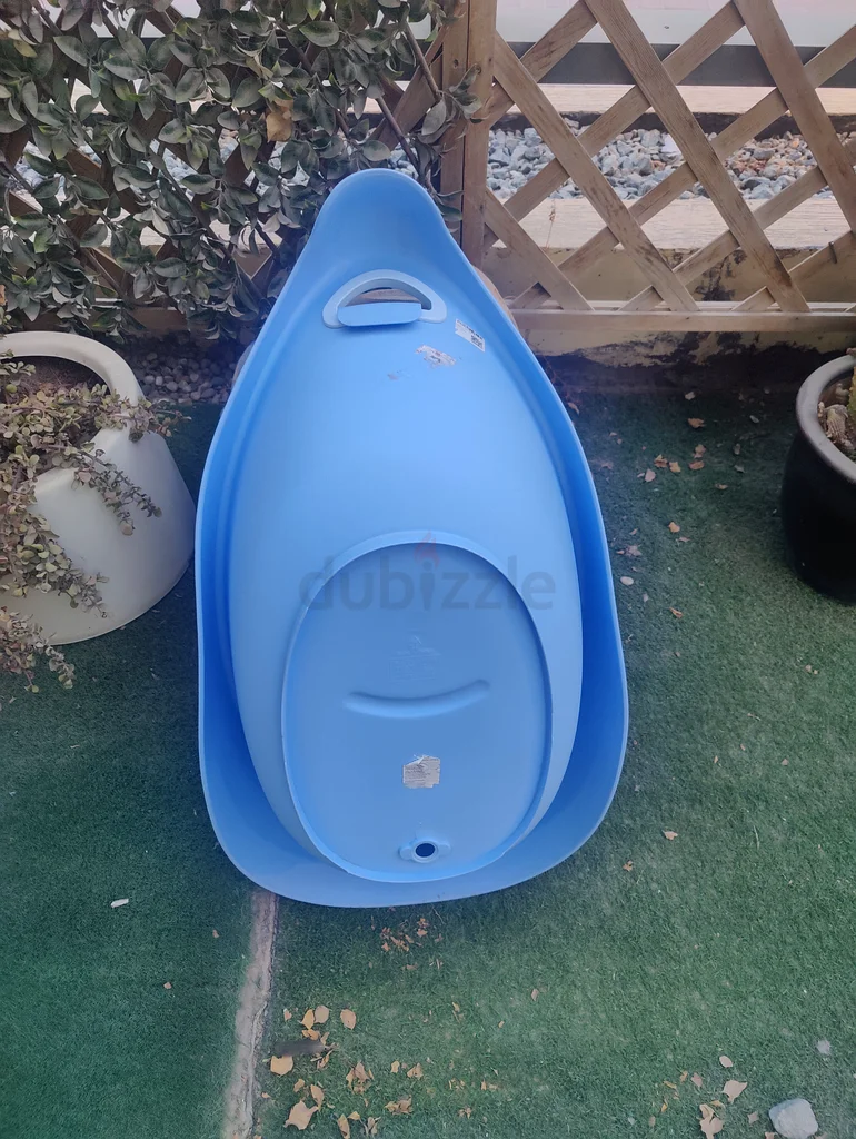 Cozy Blue Bath Tub for Your Little One63198142111233111