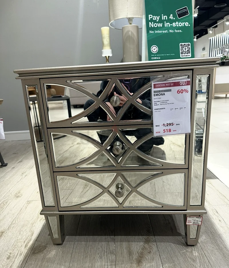 Elegant Silver Mirrored Nightstand - Modern Glam Chic63179386006018119