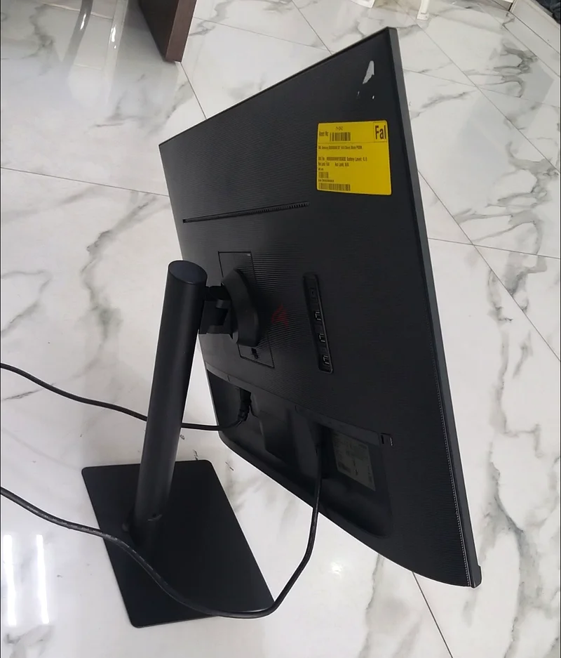 شاشة 2K سامسونج 32 بوصة، رفيعة جدًا، بدقة QHD، لوحة LED مع منفذ Type C + HDMI، الموديل رقم LS32A600U63256599636225111