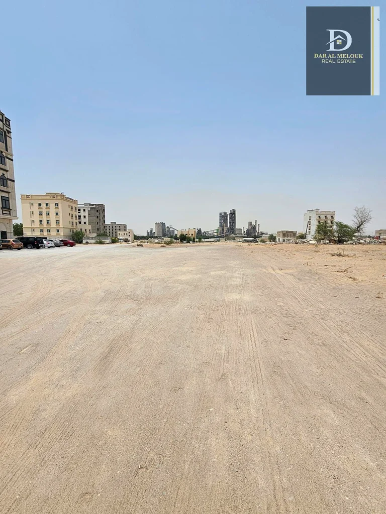 For Sale in Sharjah  Al Malha Area  Commercial Plot  Prime Location  Close to All Services  Near the Neighboring Street  And the School  And the Round63184191760258113