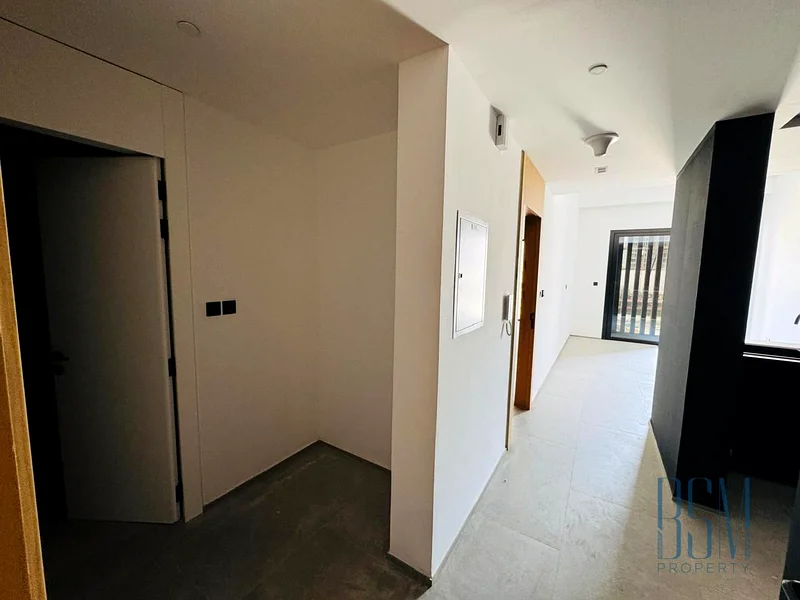 Unfurnished | With Balcony | Community View63788865461762113