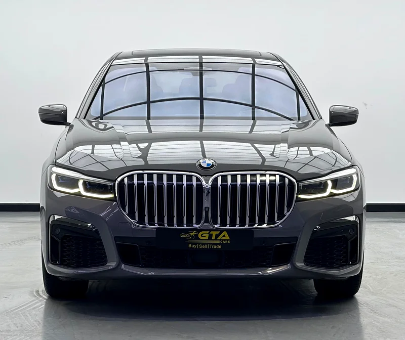 سيارة BMW 730Li M-Sport لعام 2021، ضمان BMW حتى عام 2026، حزمة صيانة BMW حتى عام 2028، سجل صيانة BMW الكامل، خليجية63229279957890111