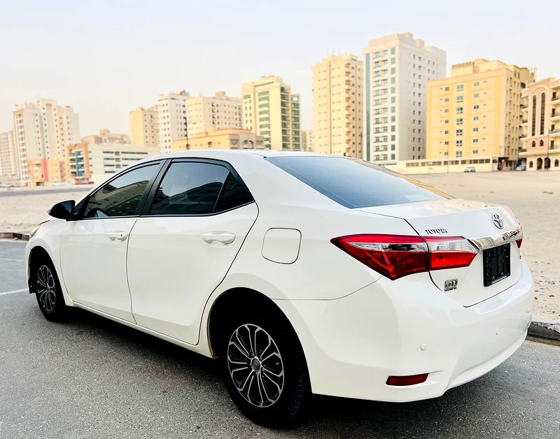 TOYOTA COROLLA 2.0 | 60th YEAR EDITION | BEIGE LEATHER | KEY START63146742818947112