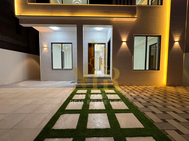 فيلا بسعر يشمل رسوم التسجيل ونقل الملكية على الشارع الرئيسي، جاهزة للسكن في أرقى مناطق عجمان، ملكية حرة لـ63910866191618113