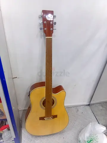 Beautiful Acoustic Guitar - Excellent Condition!