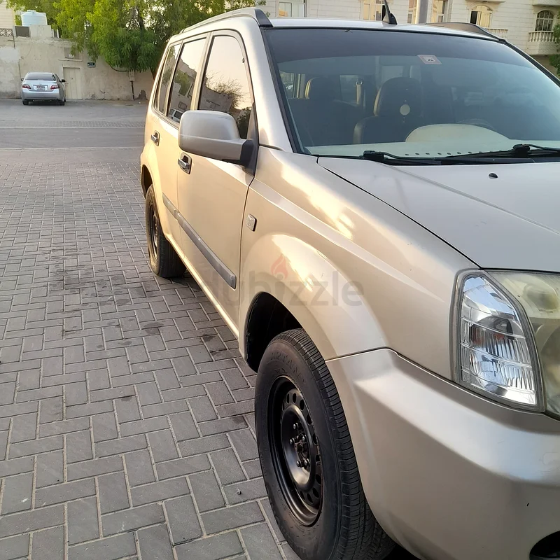 نissan x-trail موديل 2012 سيارة دفع رباعي بمحرك 137160 كم، تسجيل المركبة حتى يونيو 202663166627916161114