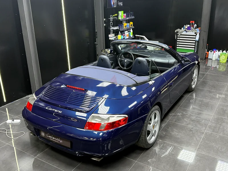 Porsche 911 Carrera 4 Cabriolet (996) – German Spec original Collectible Spec Low-KM Analog Soul63233587460098114