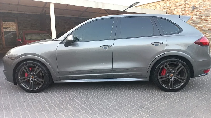 2014 Porsche Cayenne GTS in perfect condition Gcc Specification63150947696513114