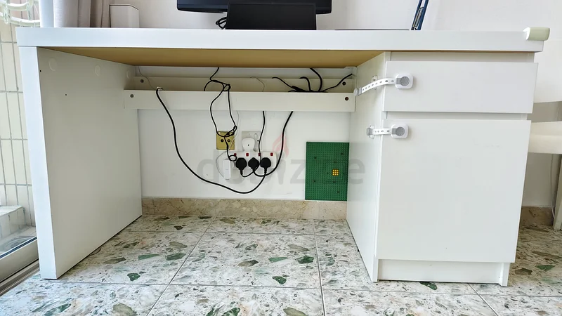 طاولة الدراسة63218805909634111