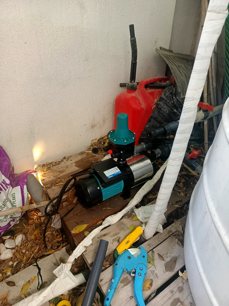 Home maintenance plumbing work63216841326338113