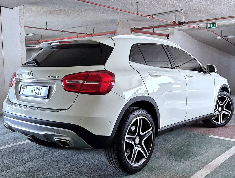 BEST!!! HIGH OPTION GLA 250 4MATIC GCC!!!63146744728707112