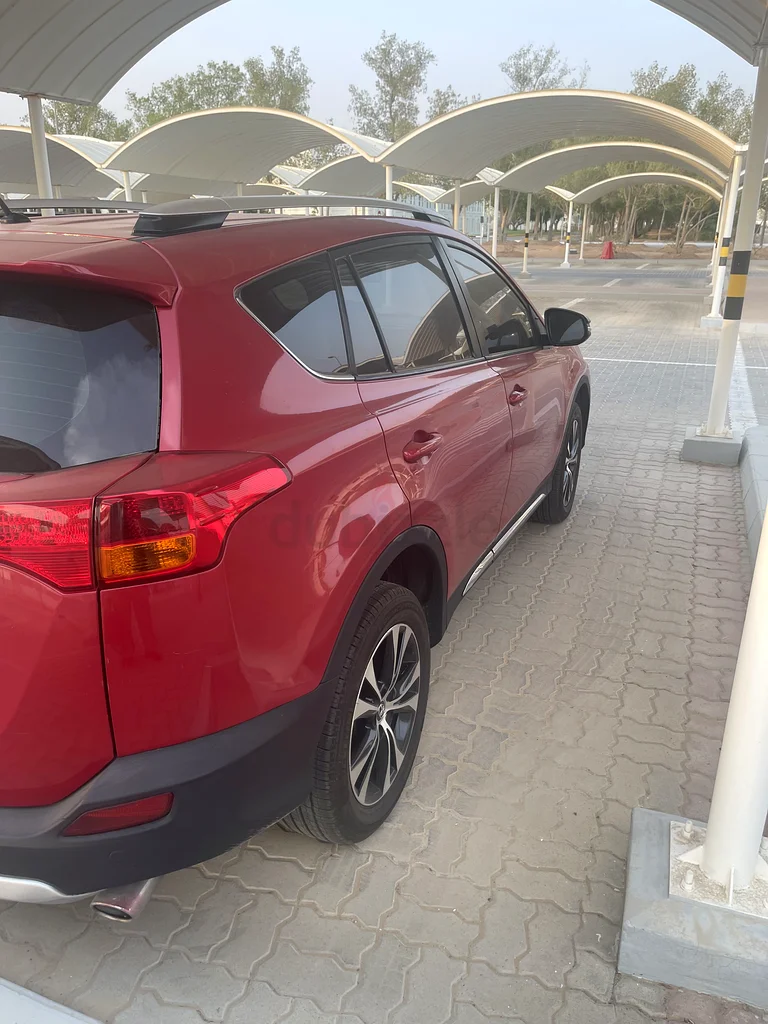 2015 راف 4 تويوتا فاكس آر - 132850 كم بحالة ممتازة.63146741370497112