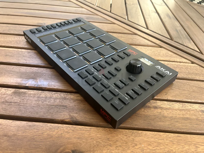 AKAI MPC Studio 2 - جيد كأنه جديد!63173517373314114