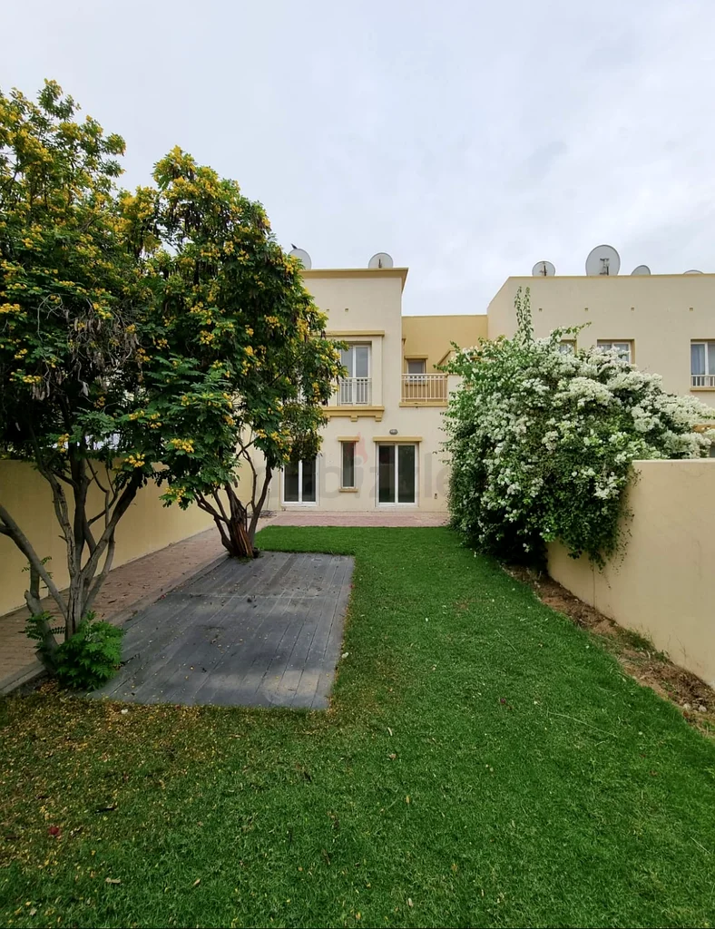 فيلا بمساحة 4 أمتار متوفرة للإيجار في سبرينغز 4!!63130901194370112