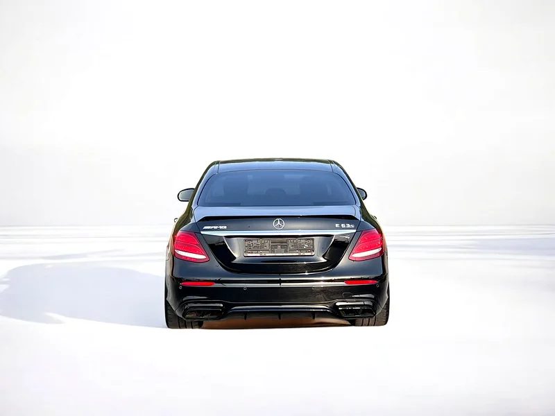 Mercedes Benz 2018 E63s AMG GCC63143048061826114
