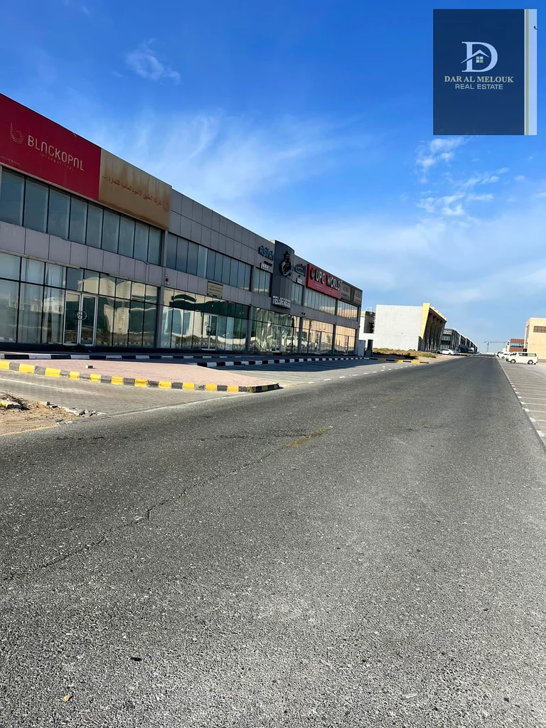 للبيع في المنطقة الصناعية 18 بالشارقة، 38,000 قدم مربع من أرض تجارية63195062904577114