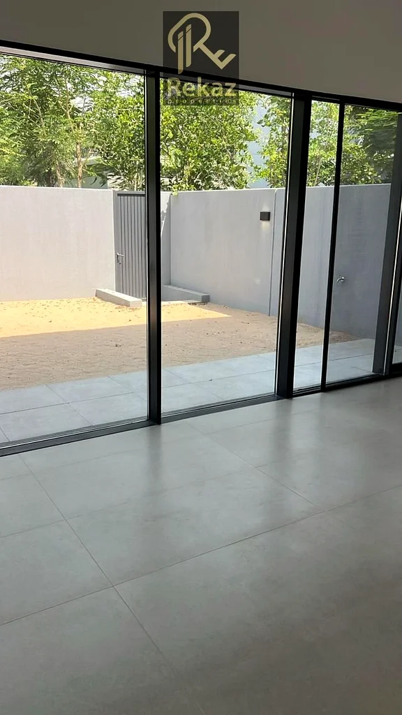 Single Road - Prime Location - Smart Home - Ready63157888509699112