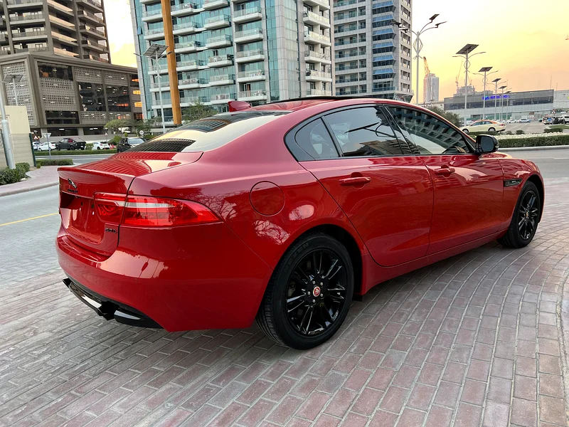 جاكوار XE 2019 حالة فائقة والرائعة63221824703107114