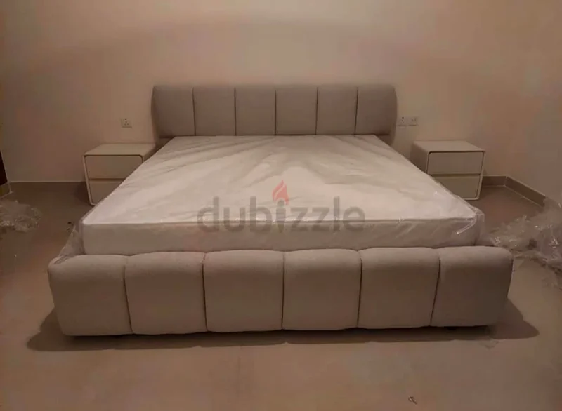 سرير ملكي جديد أنيق وعالي الجودة بحجم كبير مع ماتريس رغوة ذاكرة علوية بنابض63185233149185111