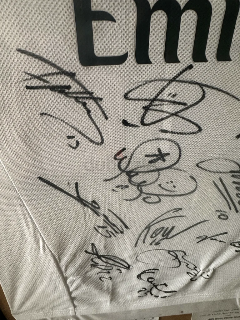 Real Madrid 2015-16 signed jersey63193112310145114