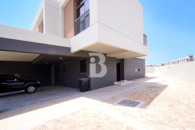 Single Row | Lake view Unit |Roof Garden63751404955906110