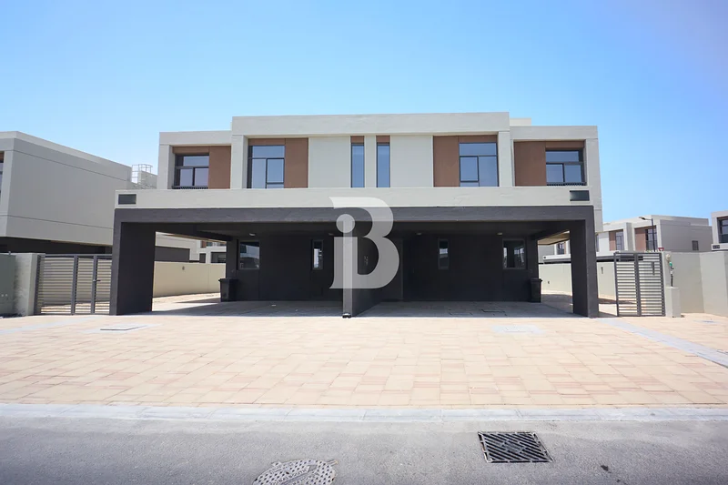 Single Row | Lake view Unit |Roof Garden63751404955906112