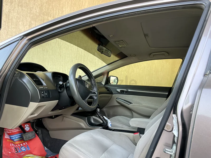 HONDA CIVIC 2010( FULL OPTION )63135975175681114