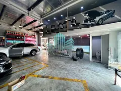 READY TO MOVE-IN WITH OFFICES AND HIGH CEILING