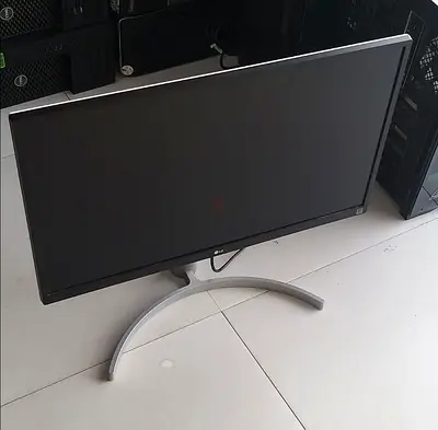 4K LG 27inc IPS Display UHD LED Monitor With HDMI  DP + Original Stand  Model No 27UK670