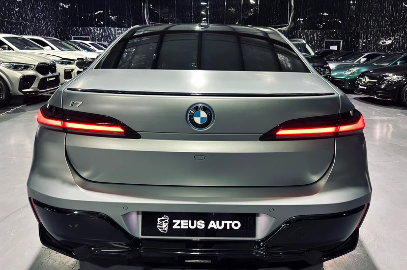 بي إم دبليو i7 xDrive60 – موديل 2022 | المواصفات الأوروبية | السيدان الفاخرة الكهربائية الرائدة63161067451906113