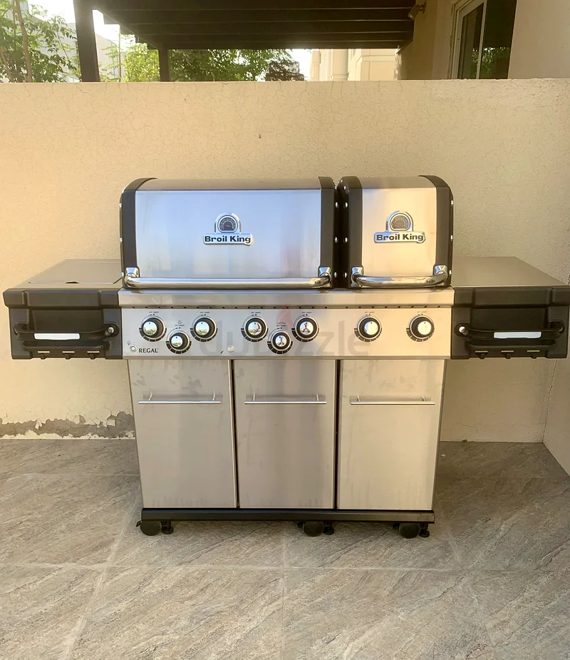 Broil King 690 IR bbq used once, mint condition!63252948514563111