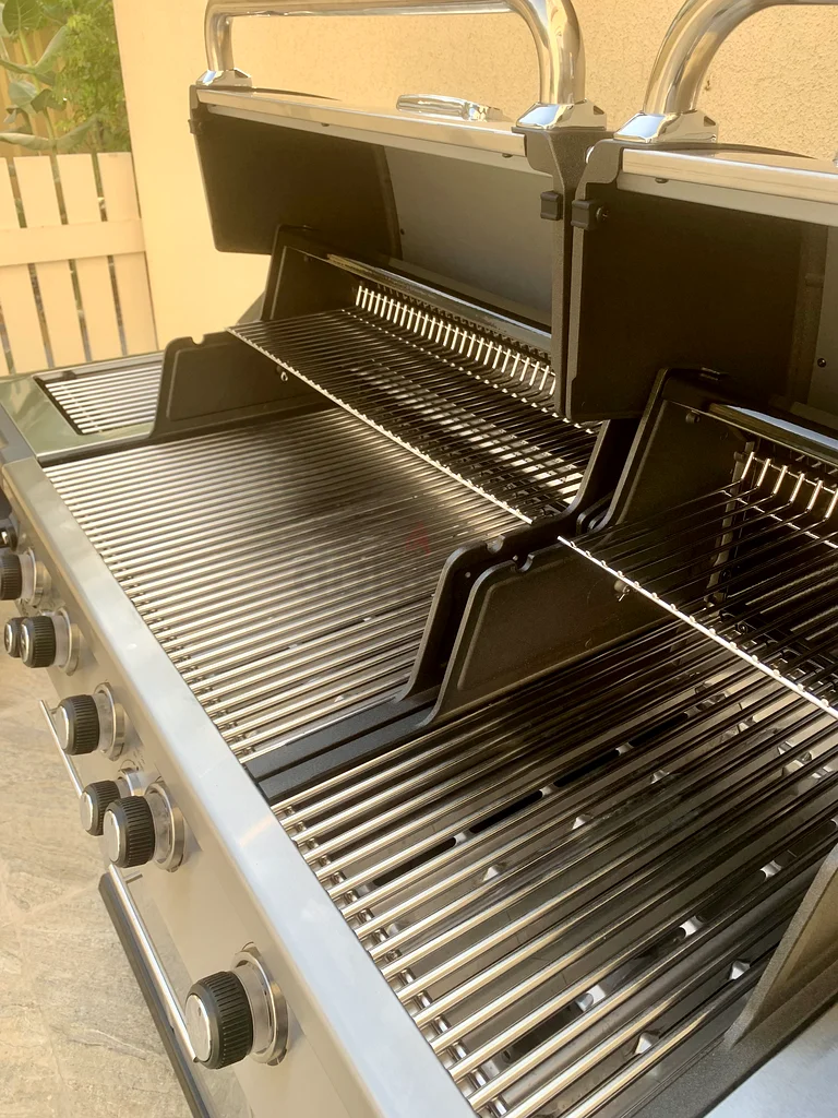 Broil King 690 IR bbq used once, mint condition!63252948514563113