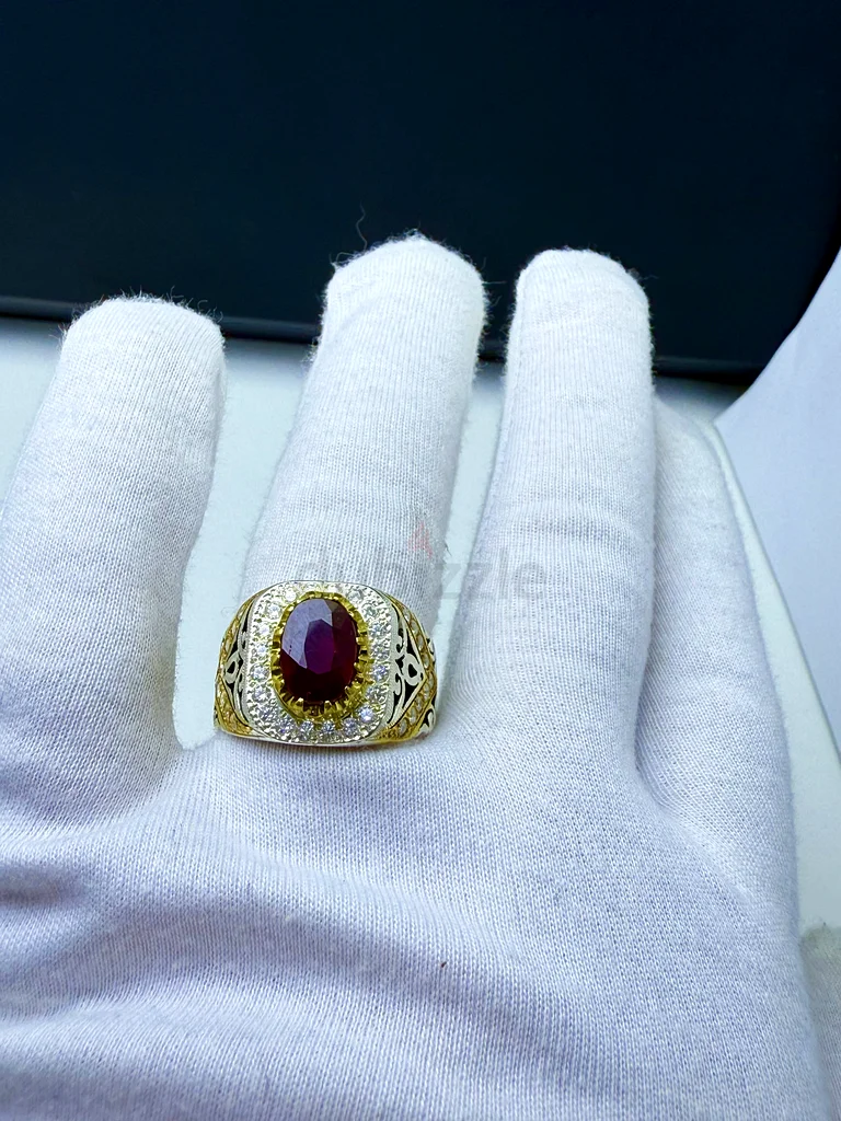 خاتم بحجر ياقوت أفريقي فاخر - A luxurious ring featuring an African ruby stone.63230183633153112