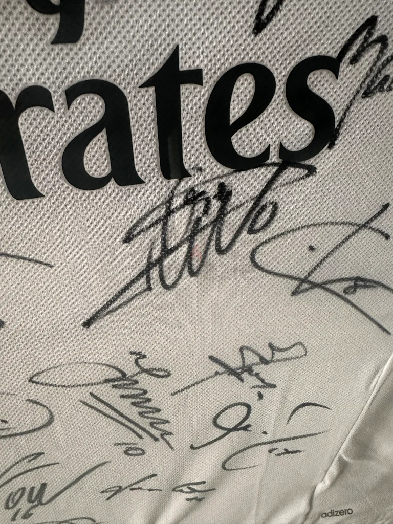 Real Madrid 2015-16 signed jersey63193112310145113