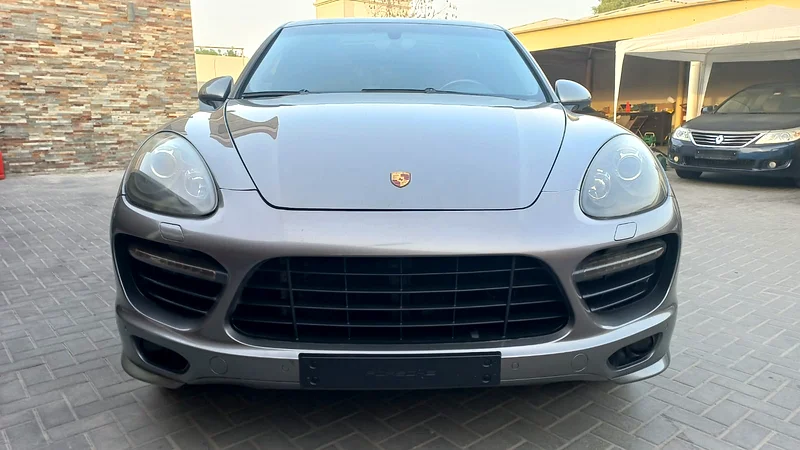 2014 Porsche Cayenne GTS in perfect condition Gcc Specification63150947696513111