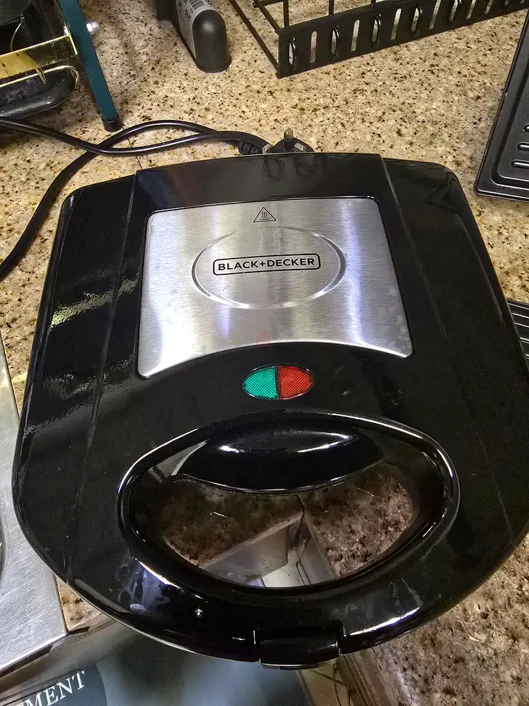 Black  Decker Sandwich Maker - Quick Meals at Home!