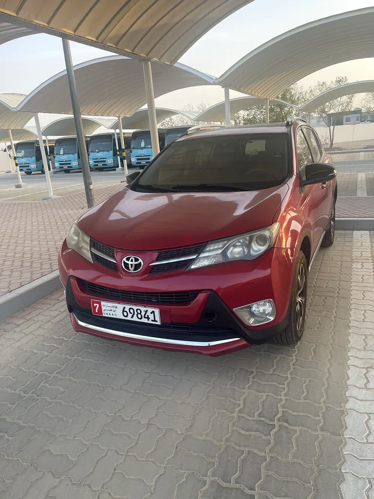 2015 راف 4 تويوتا فاكس آر - 132850 كم بحالة ممتازة.63146741370497111