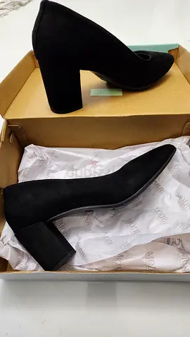 Chic Black Block Heels - Perfect for Any Occasion!