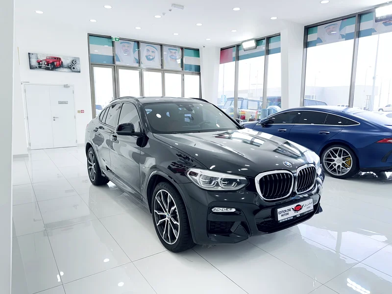 BMW //X4 30i//M kit///2020 GCC63161999851009111