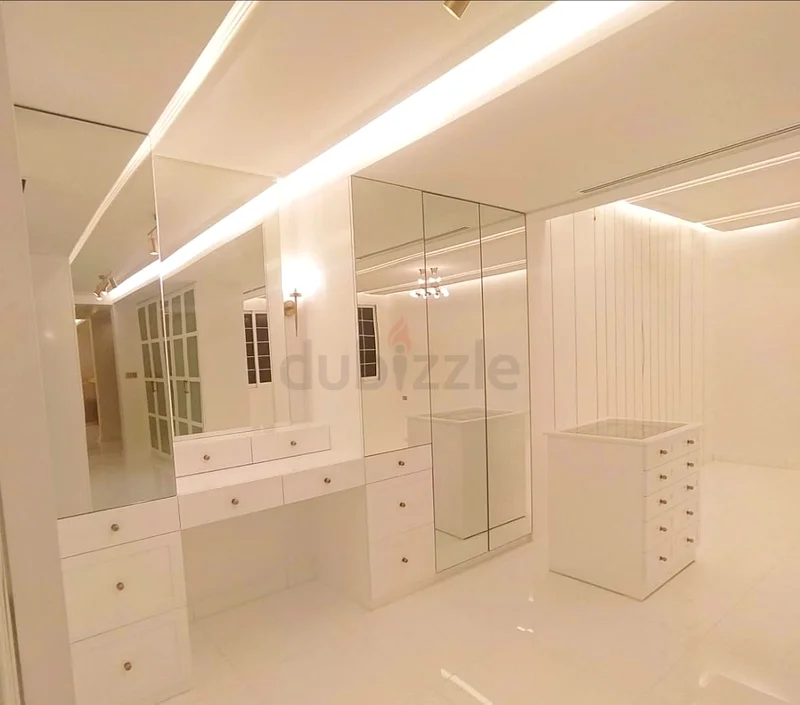 Customized kitchen cabinets  
Wardrobe63440367405186112