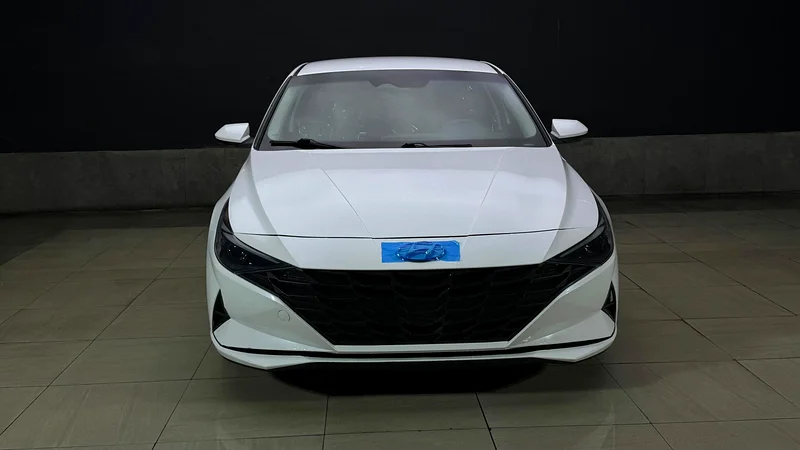 Hyundai Elantra SE 2021 White #04956363169914914563112