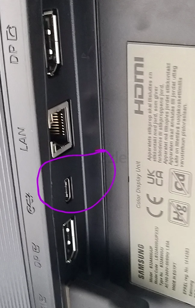 شاشة 2K سامسونج 32 بوصة، رفيعة جدًا، بدقة QHD، لوحة LED مع منفذ Type C + HDMI، الموديل رقم LS32A600U63256599636225114