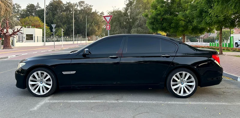 BMW 750Li63160610410883112