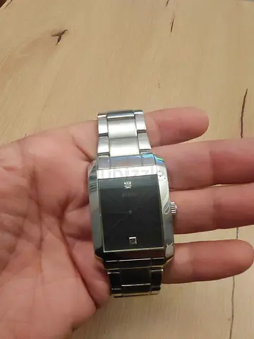 Guess Sleek Stainless Steel Mens Watch - Timeless Elegance